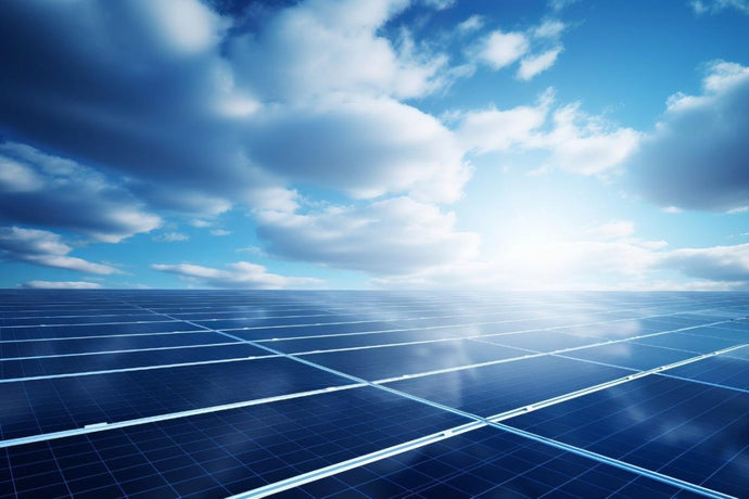 Produc panourile fotovoltaice energie în condiții de cer înnorat?