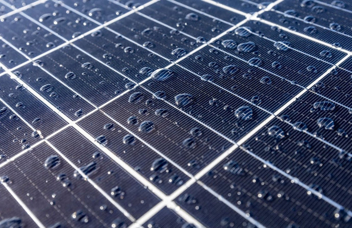 Rezistența panourilor fotovoltaice în condiții meteo extreme: Toate informațiile utile