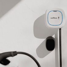 Încarcă imaginea în vizualizatorul Galerie, Wallbox Pulsar Max PLP2 - 0 - 2 - 4 - 9 - 001, statie de incarcare auto trifazica alba, 22 kW Type 2 + cablu de 5m - Giaul
